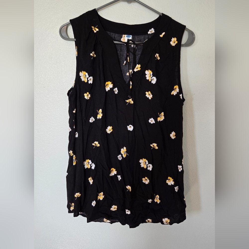 Old Navy black tank size Medium Tall